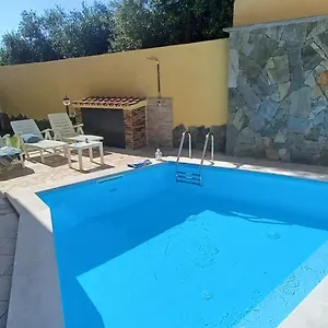  Hébergement de vacances Exclusive Use Swimming Pool Available From June To September
